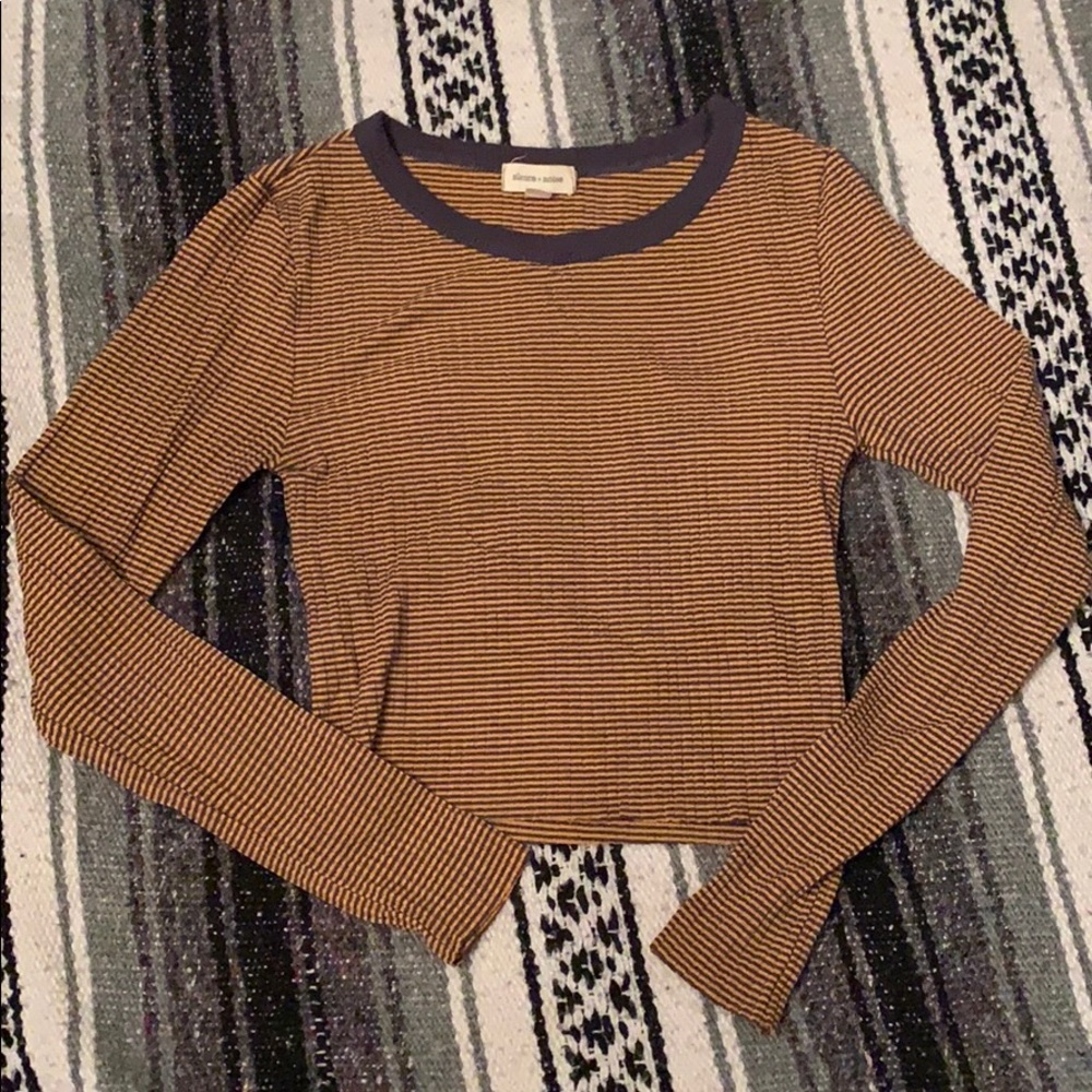 UO SILENCE AND NOISE RIBBED LONG SLEEVE CROP SZ S